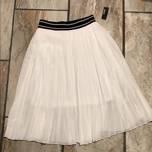 NWT Flouncy White Calf-Length Skirt